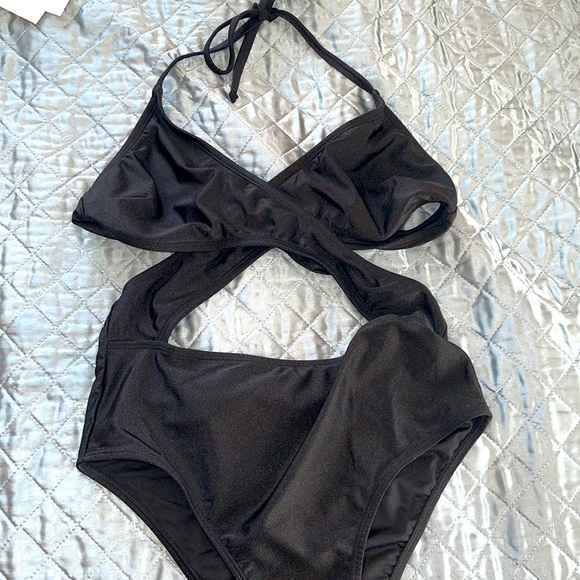 CUPSHE BATHING SUIT - Picture 4 of 6